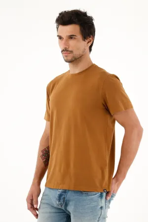 Camiseta en tela licrada café para hombre